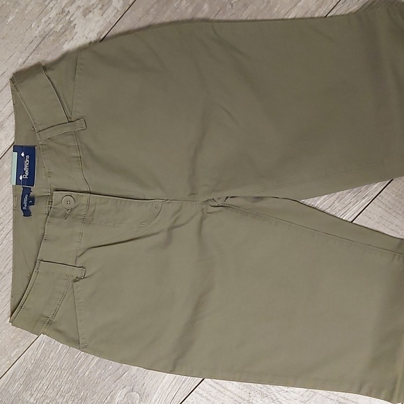 ๐๏ธ Reitmans Bootcut Olive Green Slacks - Picture 2 of 8